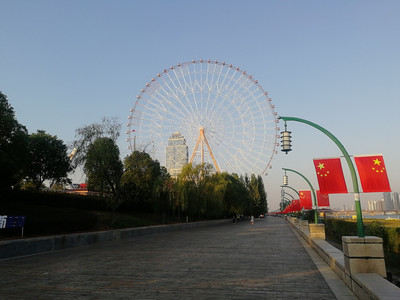 南昌之星摩天轮,由远及近